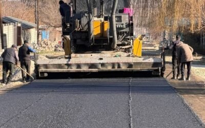 Школьный көчөсүн асфальттоо иштери жүргүзүлүүдө