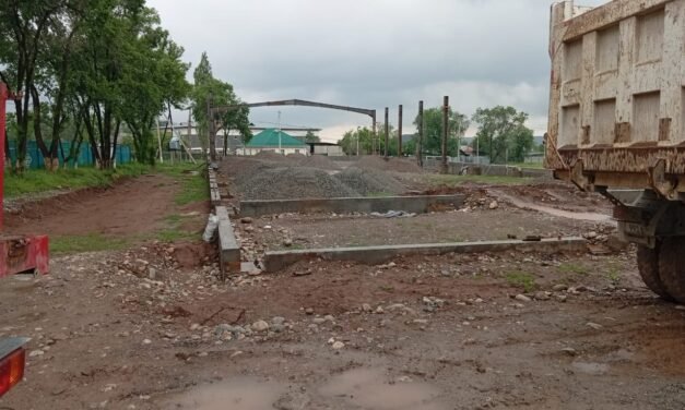 Таш-Дөбө айылында заманбап спортзал имаратынын курулушу кызуу жүргүзүлүүдө. Каржылоо булагы Республикалык бюджет.