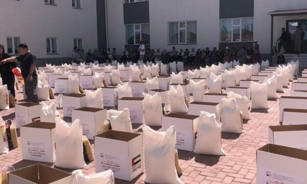 Арашан айыл аймагынын социалдык жактан муктаж үй бүлөлөргө Ихсан Хайрия кайрымдуулук фонду тарабынан азык түлүк таратылды.